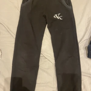 Calvin Klein byxor  - Svarta Calvin Klein byxor 