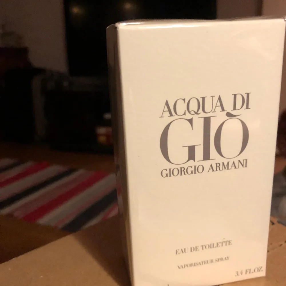 Acqua Di Gio Giorgio Armani parfym. Köpte fel kvitto finns. Övrigt.