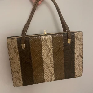 Väska - Skriv för fler bilder/mått