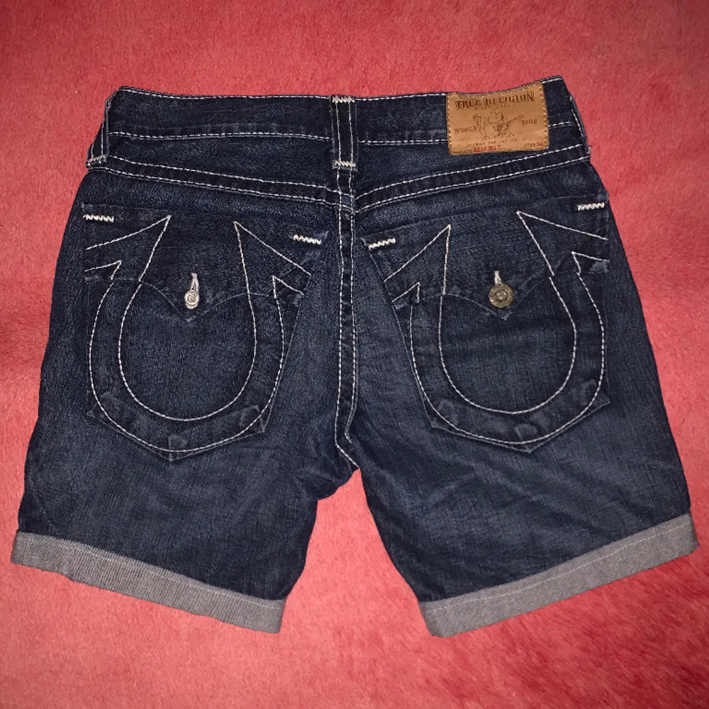 Tjo! Säljer ett par Billy Big T jorts. Size 33 Seat 34. Jeans & Byxor.