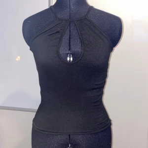 Svart linne - Svart linne köpt i Costa Rica så vet ej märke🥲 Aldrig använd 