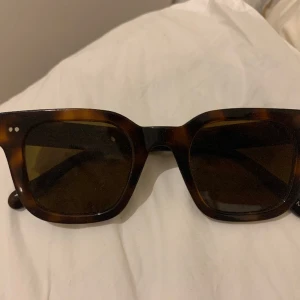 Chimi solglasögon  - Säljer nu mina älskade chimi glasögon i modell 004 i färgen tortoise ord pris 1250 säljer för 650kr💗💕