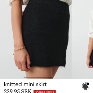 Knitted mini skirt - Säljer denna stickade kjolen från gina tricot. Lappar finns kvar på. Säljer pga returtiden gått ut och säljer därför för samma pris då den också är slutsåld🤍