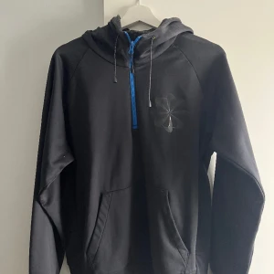 nike hoodie - nike hoodie med liten luva för träning