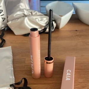 Caia mascara❤️ - Säljer denna helt oanvända mascaran från Caia + ett bryngelé ❤️ Nypris är 245 kr!