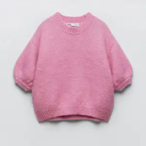 stickad tröja från zara💓använd fåtal ggr, lite nopprig, den är mer rosa i verkligheten💓säljer då jag aldrig använder den längre