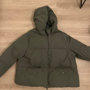 pufferjacka  - nyskick 