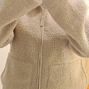 Teddy jacka  - Använd 2 gånger. Inga defekter💕 skriv privat för fler bilder💕