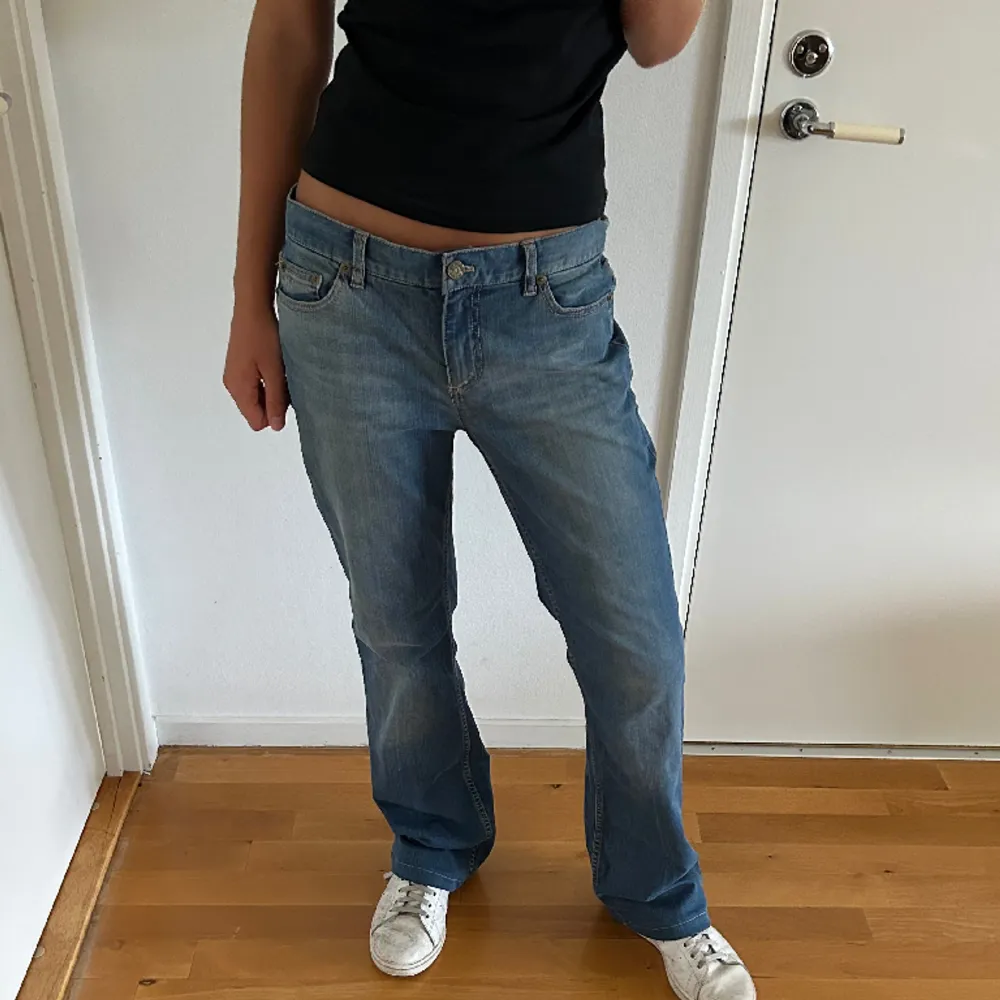 Jeans från Marc Jacobs. Storlek 8, M men passar också S. Bra skick!. Jeans & Byxor.