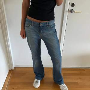 Jeans från Marc Jacobs. Storlek 8, M men passar också S. Bra skick!