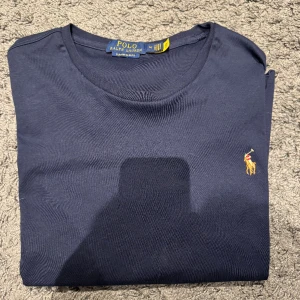 Ralph lauren t shirt - En helt ny Ralph lauren tshirt. Endast testad. ”Pima cotton”