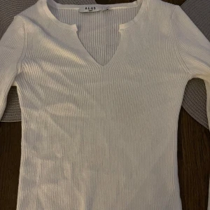 Tröja NA-KD - Tröja från NA-KD, använd fåtal gånger och är i fint skick 🩷