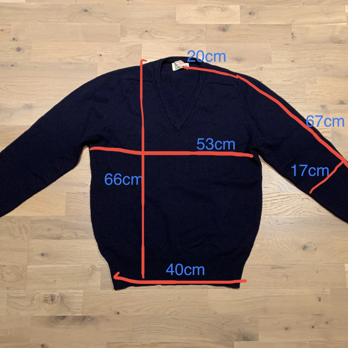 Snygg v-ringad tröja - 91