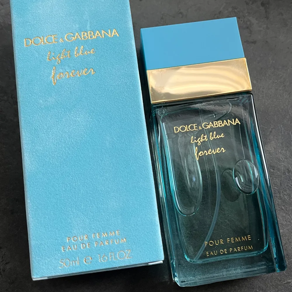 En ny oanvänd flaska Dolce Gabbana light blue Forever, 50 ml. Endast testad med något sprut.. Övrigt.