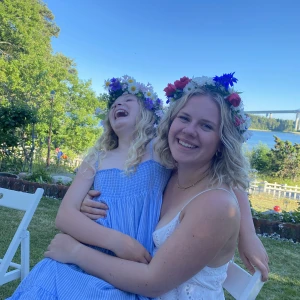 Vit sommarklänning  - Vit härlig sommarklänning från Zara🥰🎡 Superfin klänning i längre modell som är perfekt nu till sommaren! Endast använd en gång, sälj pga att den blivit förliten.  Nypris: 599 kr