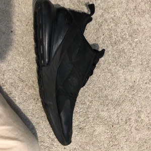 AIR MAX 270 - Väldigt bra skick air max 270 som inte är slitna någon stans,