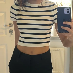 Zara babytee  - Croppad tshirt från zara 🫶