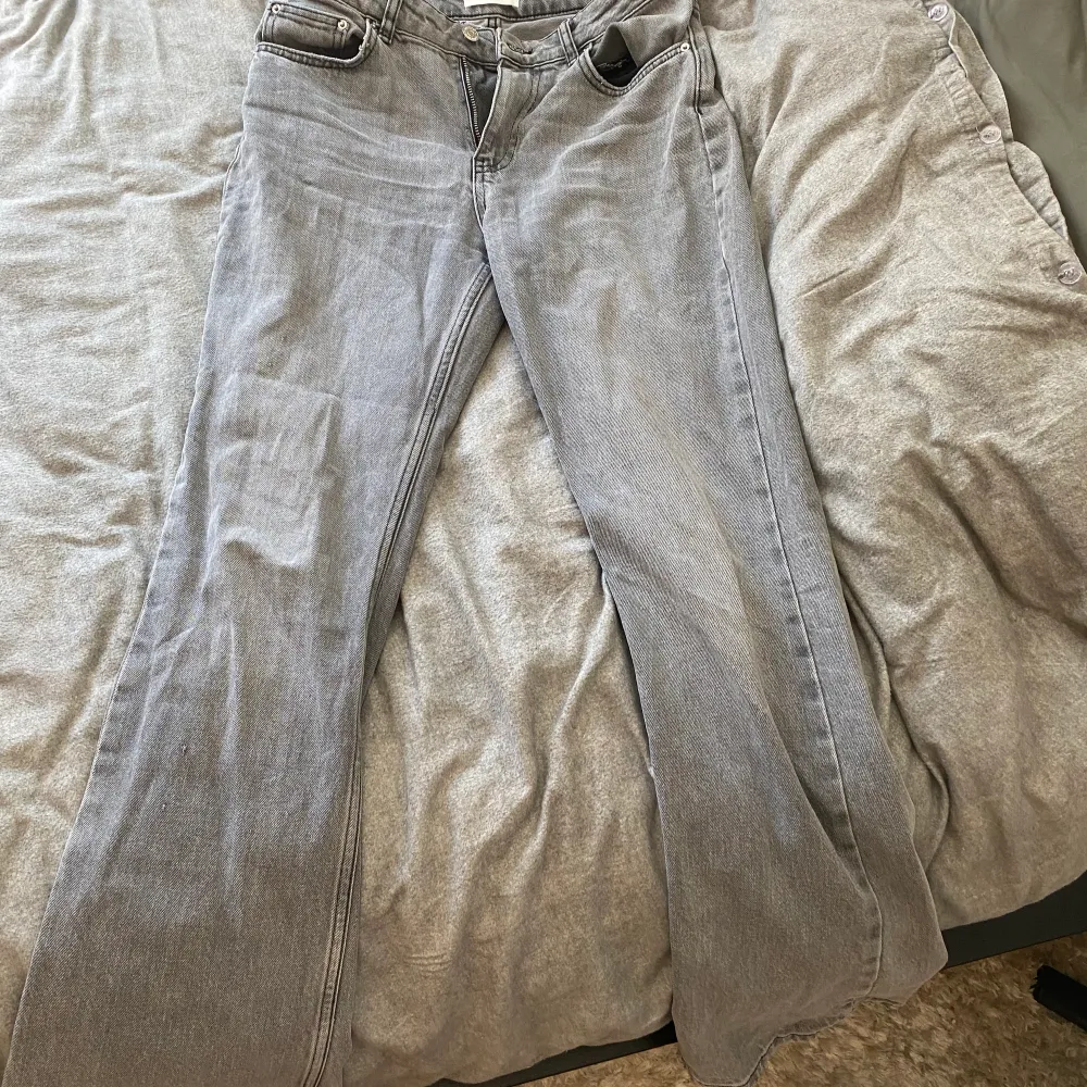 Storlek 36 low waist boot cut jeans . Farkut & Housut.