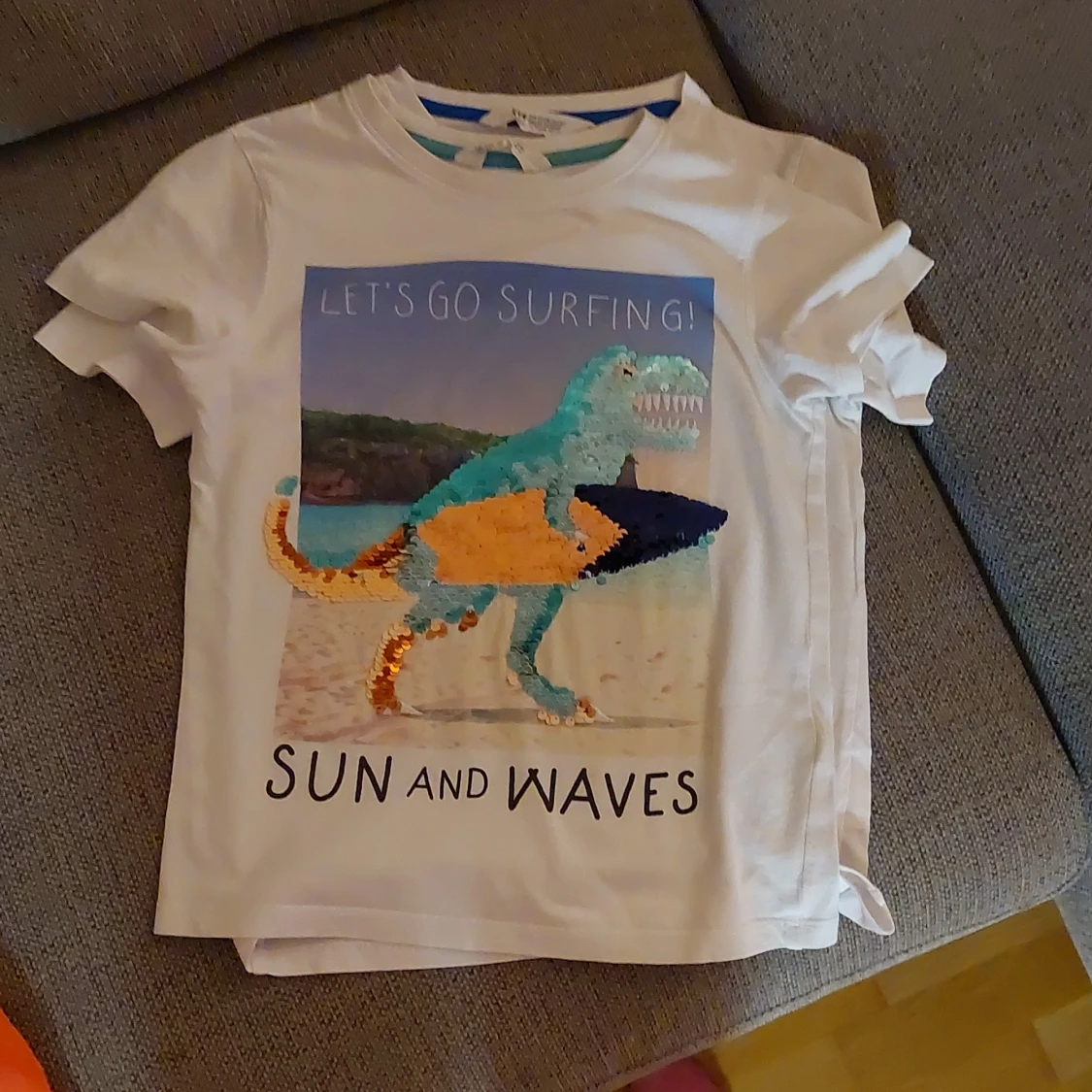 2 tröjor säljs - 90