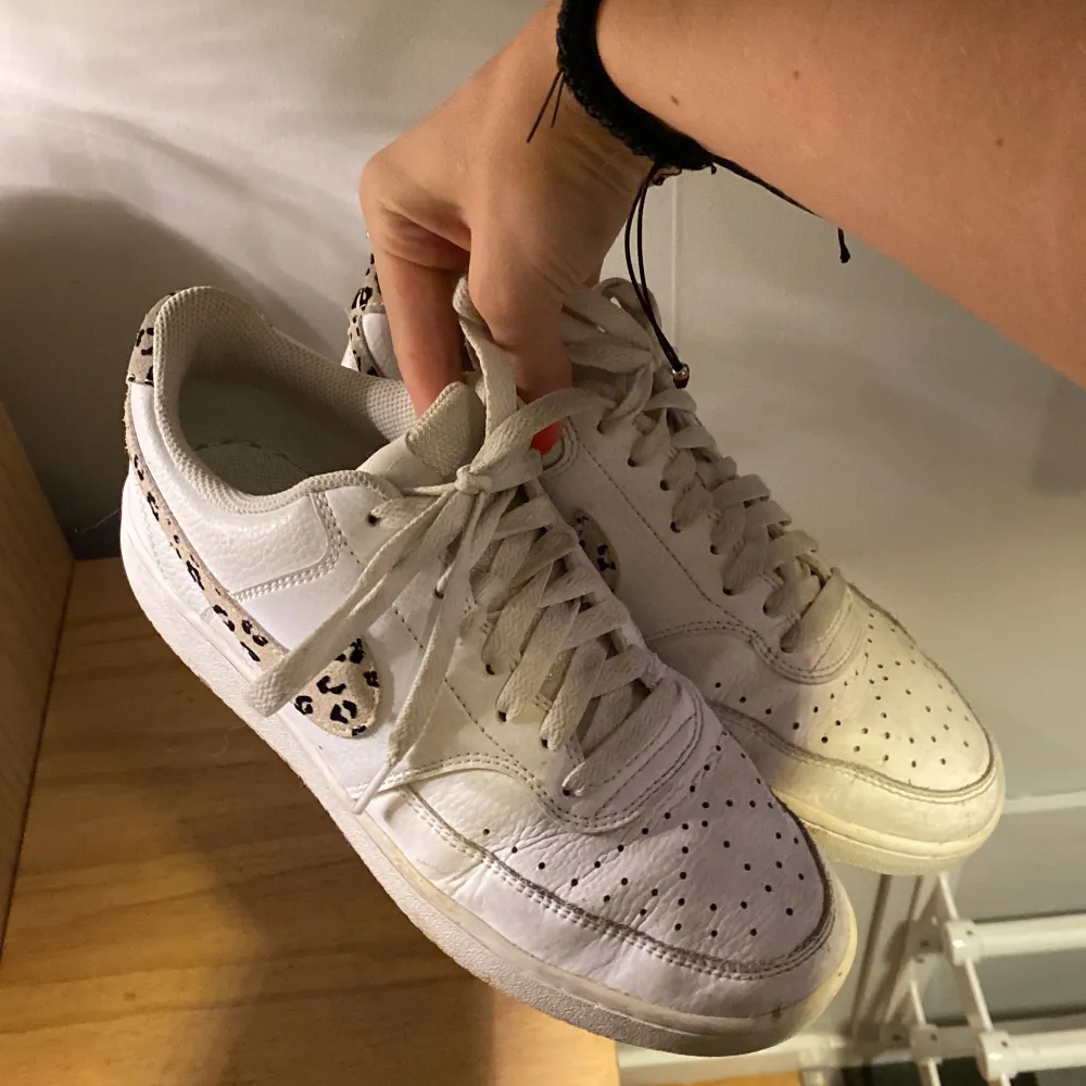 Nike skor med leopard märke, storlek 40🥰. Skor.