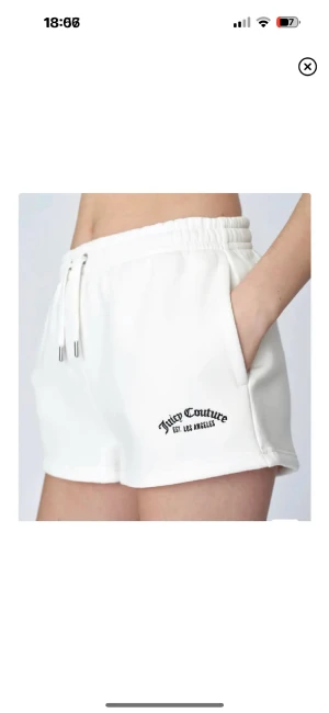 Mjukisshorts från juicy couture - Nu är priset sänkt!! Säljer dessa mjukisshortsen från juicy couture❤️helt oanvända med lappen kvar!! Köpta för 800kr