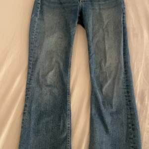 Jeans från zara i strl 34, bra skick💕💕
