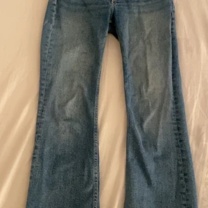 Zara flare jeans - Jeans från zara i strl 34, bra skick💕💕