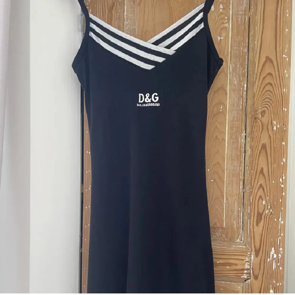 D&G klänning köpt här på plick, enbart testad en gång. Lånad bild från annonsen jag köpte från. ✨. Klänningar.