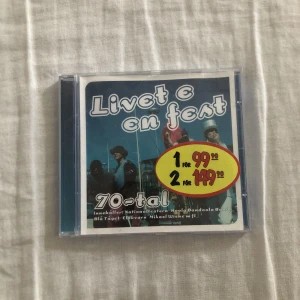 livet e en fest - begagnat fint skick. ⭐️ innehåller bland annat nationalteatern och ebba grön! tar ej köp nu!!! betalning via swish i privat chatt. frakt tillkommer på 45kr ifall du ej kan mötas upp i östersund.