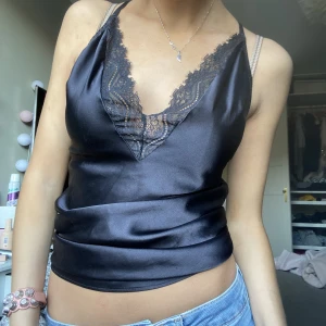 Satin minne - Så sjukt snyggt satin linne, jätte fint och ha t tex fest❤️😍