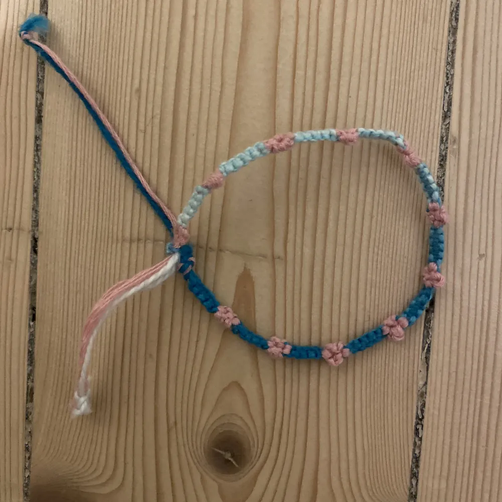 Pink and Blue flower bracelet 🩷💙ADJUSTABLE. Accessoarer.
