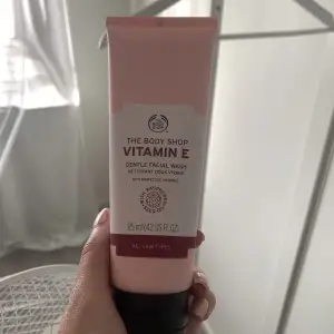 Body shop facial wash vitamin E Inte öppnad.