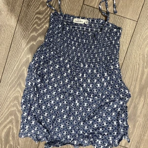 Blusar 40kr styck S - Barnkläder, toppar, st: S. Använd ett fåtal gånger. Inget synligt slitage