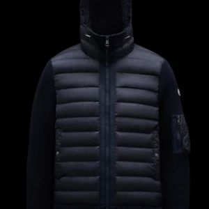 Moncler cardigan - Moncler cardigan helt ny oanvänd prislapp o allt på säljs pga storleken