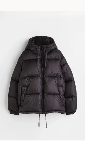 Pufferjacka - En jättefin vinterjacka får från H&M. Råkade radera min tidigare inlägg av jackan så publicerar den på nytt nu💗