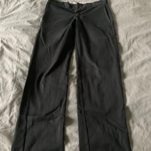 Dickies byxor  - Ett par Dickies byxor, Slim straight  W:28 L:32