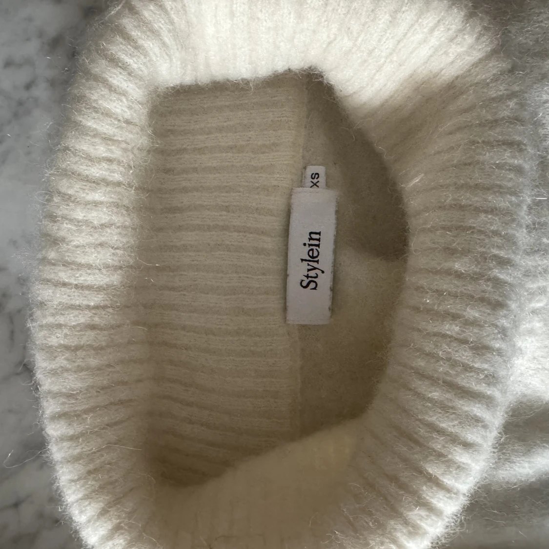 Stickad tröja från Stylein - 90