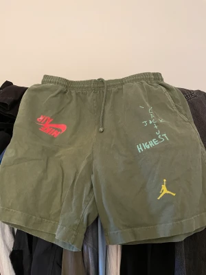 Travis Scott Shorts - Storlek M, gott skick. Köptes i Los Angeles.
