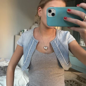 Cool jeans bolero! - Säljer denna super coola boleron i jeans 