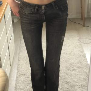 Jättesnygga low waist jeans från Only🩶Inga defekter. Skriv för fler frågor🩶🩶🌟