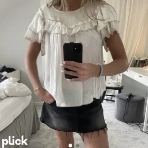 Så söt blus - Säljer denna topp från & other stories. Skriv för fler bilder💗