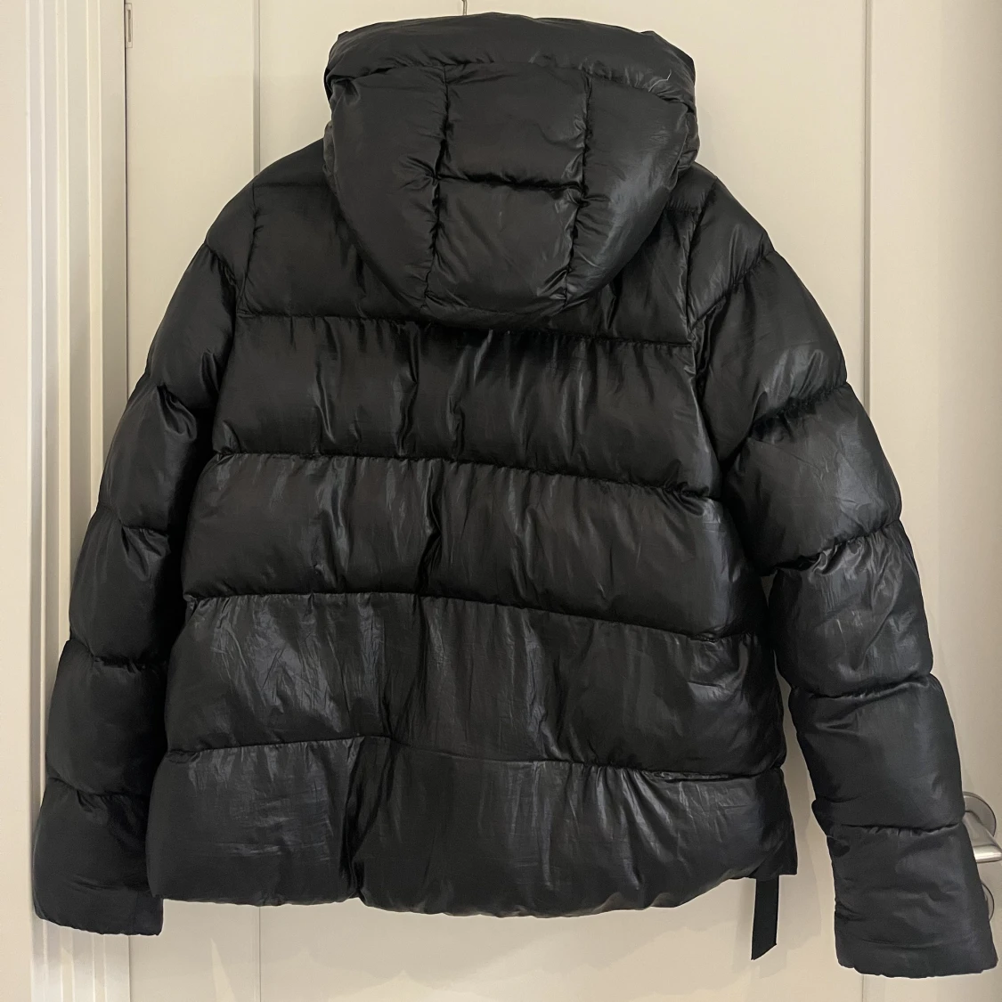 Svart dunjacka  - 90