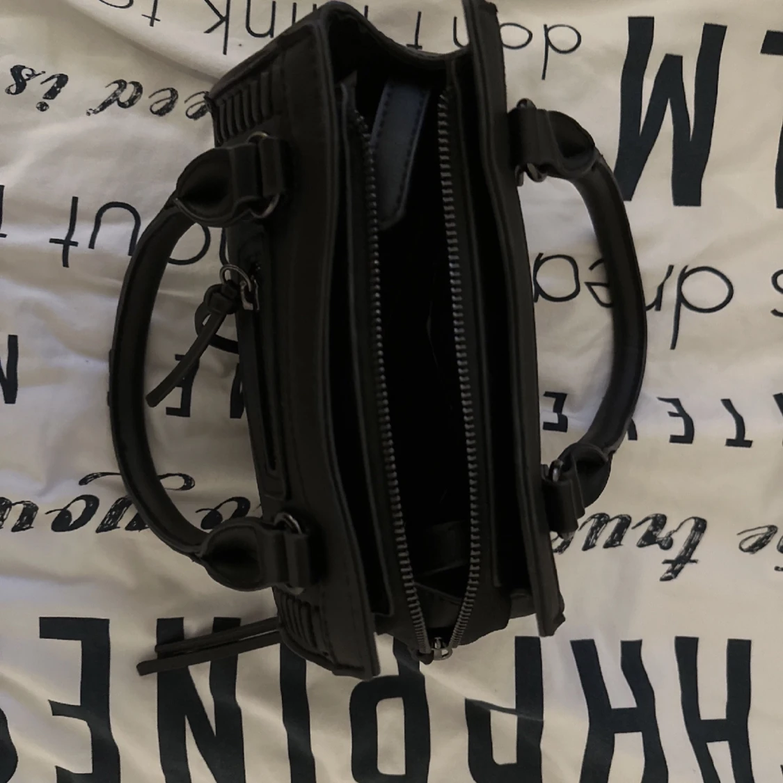 Trendig gina tricot väska  - 90