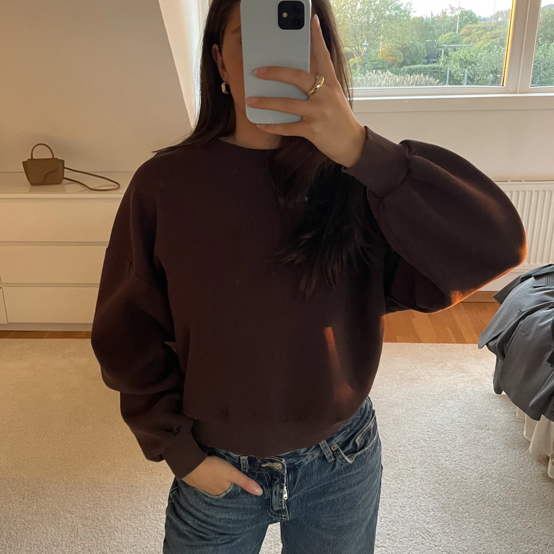 Brun tjocktröja från Gina Tricot - 90