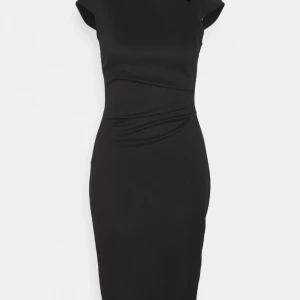 Snygg klänning  - Säljer nu min fina klänning, den är som ny knappt använd. Vid frågor eller funderingar hör av er!💕