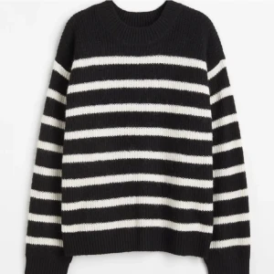 Stickad tröja - Strl S