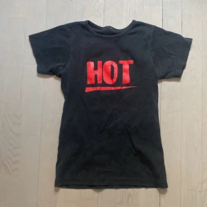 Tshirt - Ok skick, trycket håller på att spricka