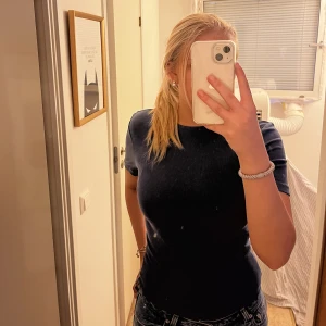 T-shirt  - En t-shirt från bikbok som aldrig är använd och lapp kvar 