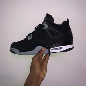 Jordan 4 - Jordan 4 i väldigt god skick 10/10