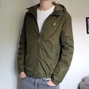 Polo Ralph Lauren jacka - En extremt fet Ralph Lauren jacka, inga tecken på användning! Jag är 185